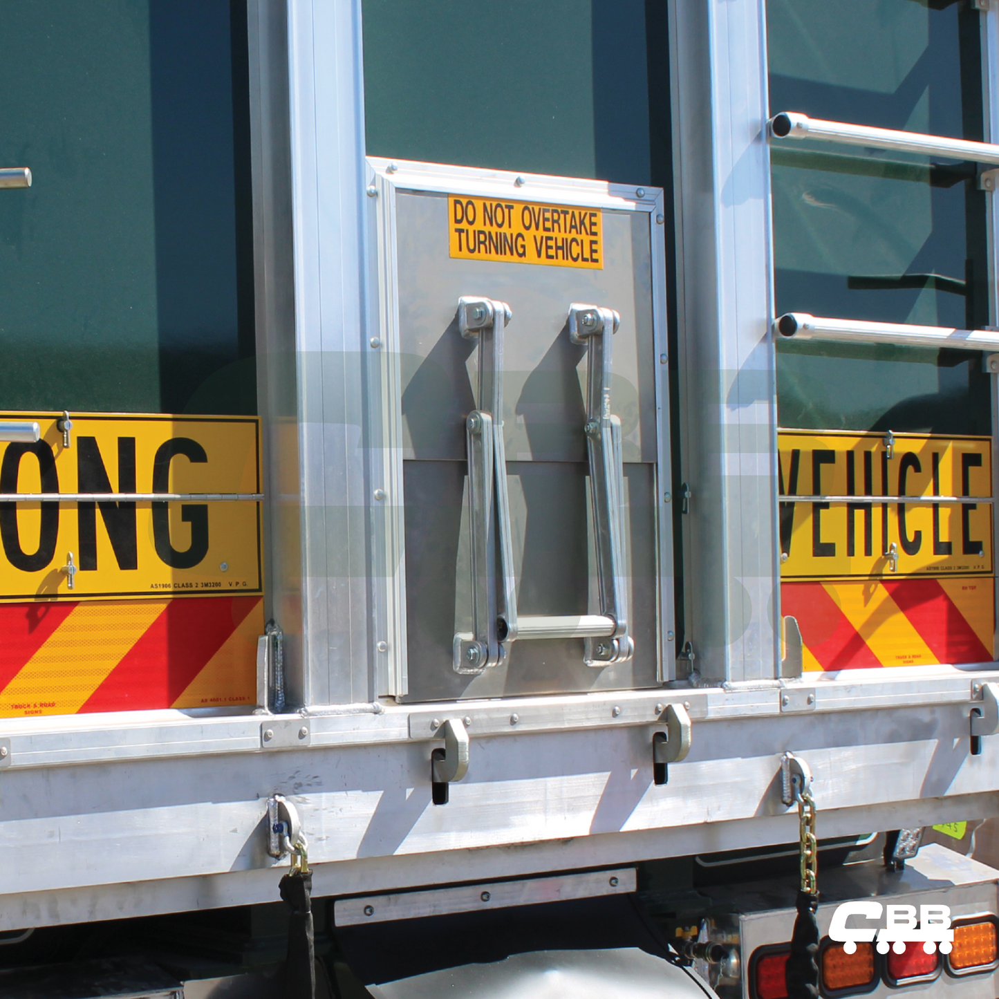 DO NOT OVERTAKE SIGN - 300 X 100 CLASS 1 - STICKER